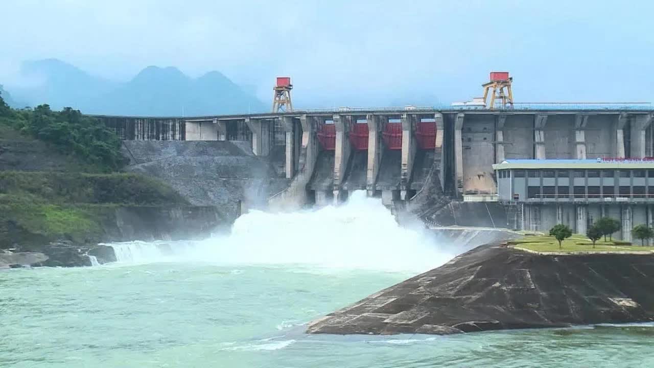 Hà Nội đề nghị các xã, phường ven đê bảo đảm an toàn khi vận hành hồ thủy điện Tuyên Quang- Ảnh 1.
