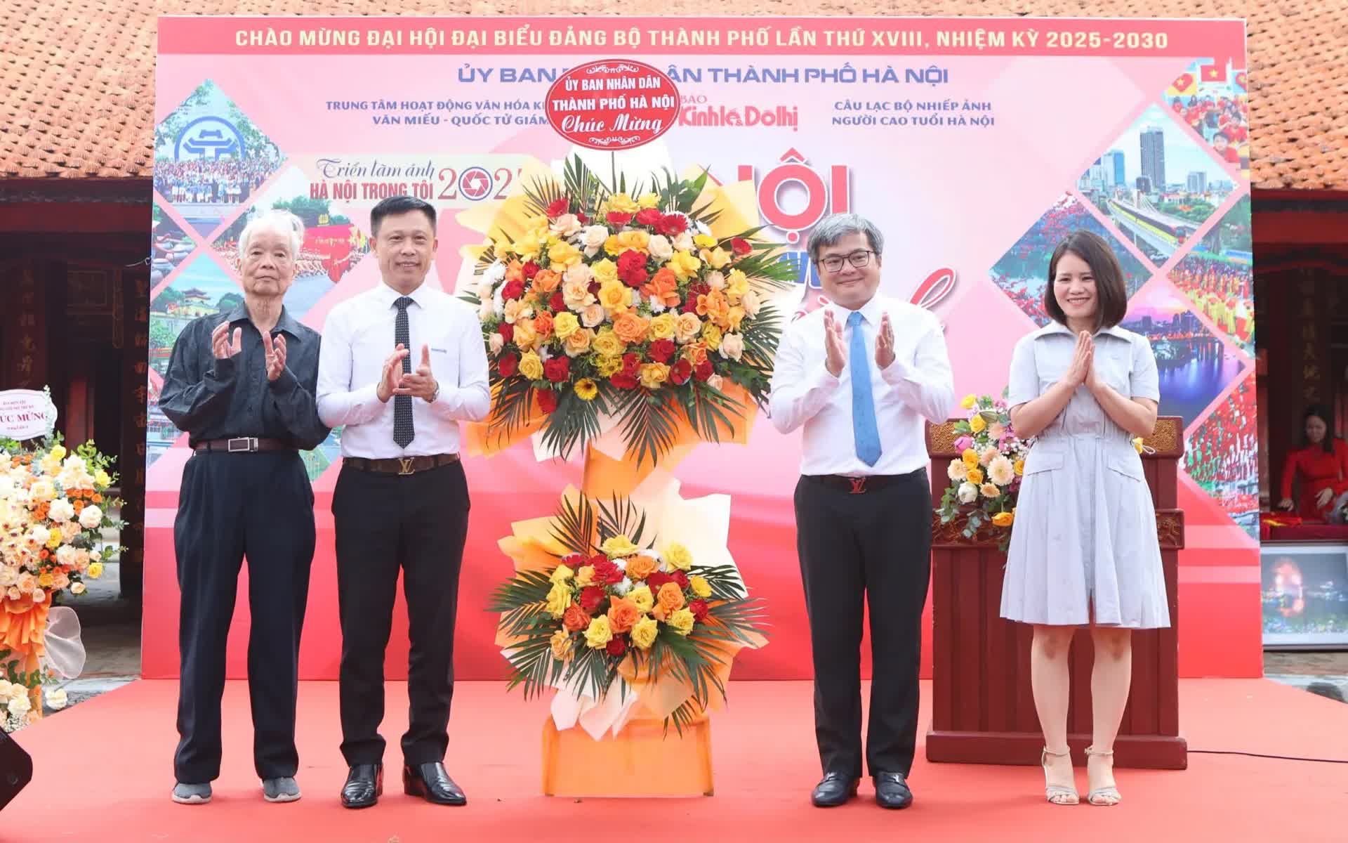 Phó Chủ tịch UBND Thành phố Trương Việt Dũng dự khai mạc triển lãm ảnh "Hà Nội trong tôi" 2025- Ảnh 3.