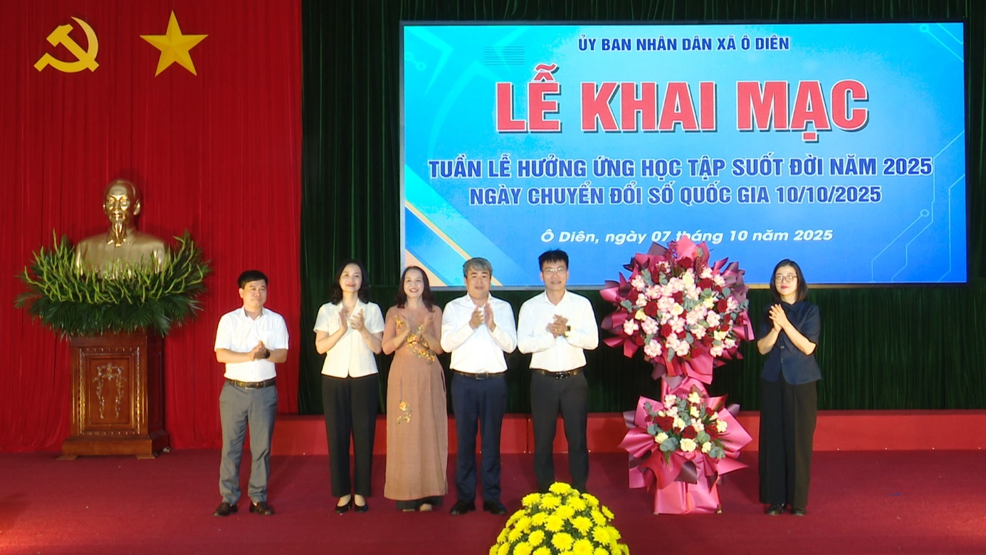Xã Ô Diên khai mạc Tuần lễ hưởng ứng học tập suốt đời và phát động phong trào thi đua đổi mới sáng tạo, chuyển đổi số- Ảnh 1.