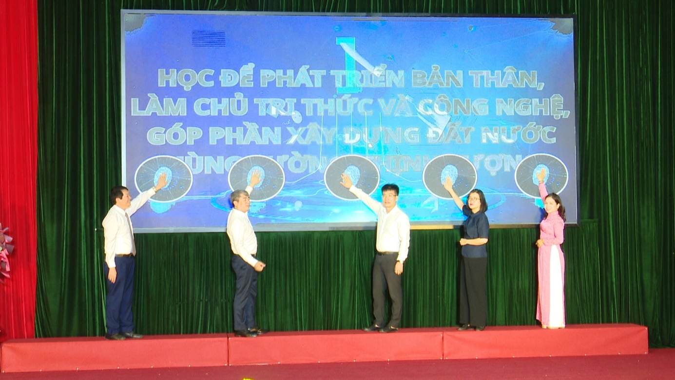 Xã Ô Diên khai mạc Tuần lễ hưởng ứng học tập suốt đời và phát động phong trào thi đua đổi mới sáng tạo, chuyển đổi số- Ảnh 3.