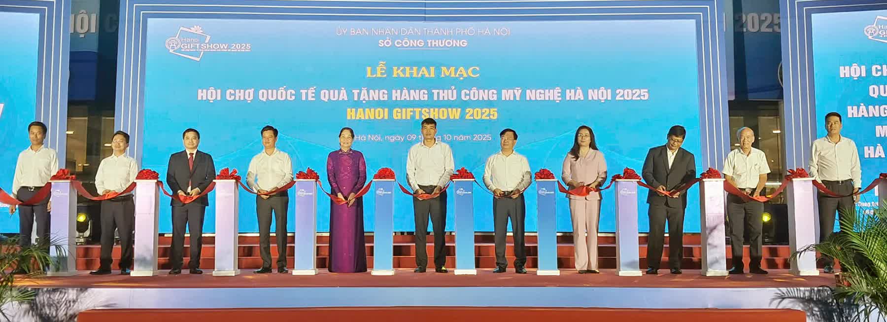 Khai mạc Hội chợ quốc tế Quà tặng hàng thủ công mỹ nghệ Hà Nội 2025- Ảnh 1.