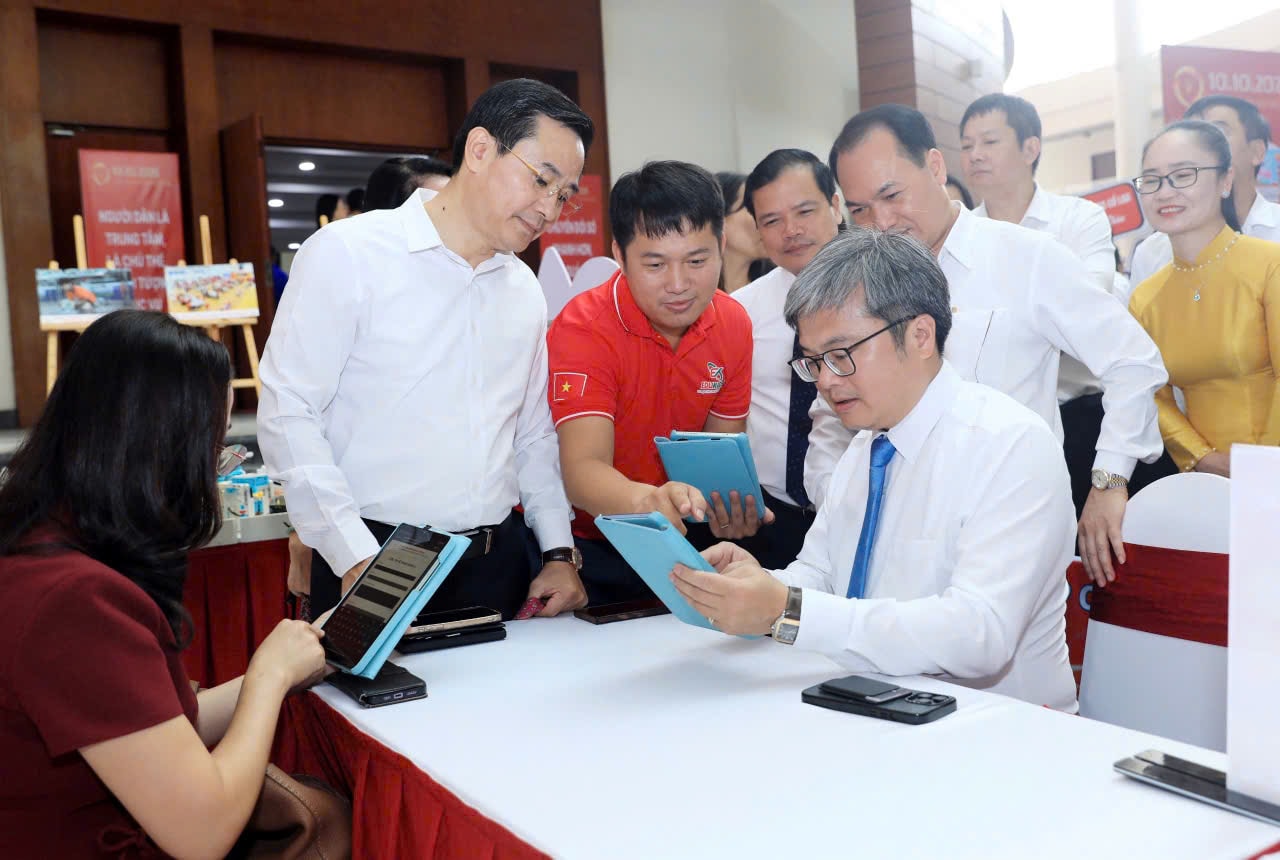 Hà Nội phát động phong trào “Học tập số toàn dân ”: Gần dân hơn - Nhanh hơn - Hiệu quả hơn- Ảnh 4.