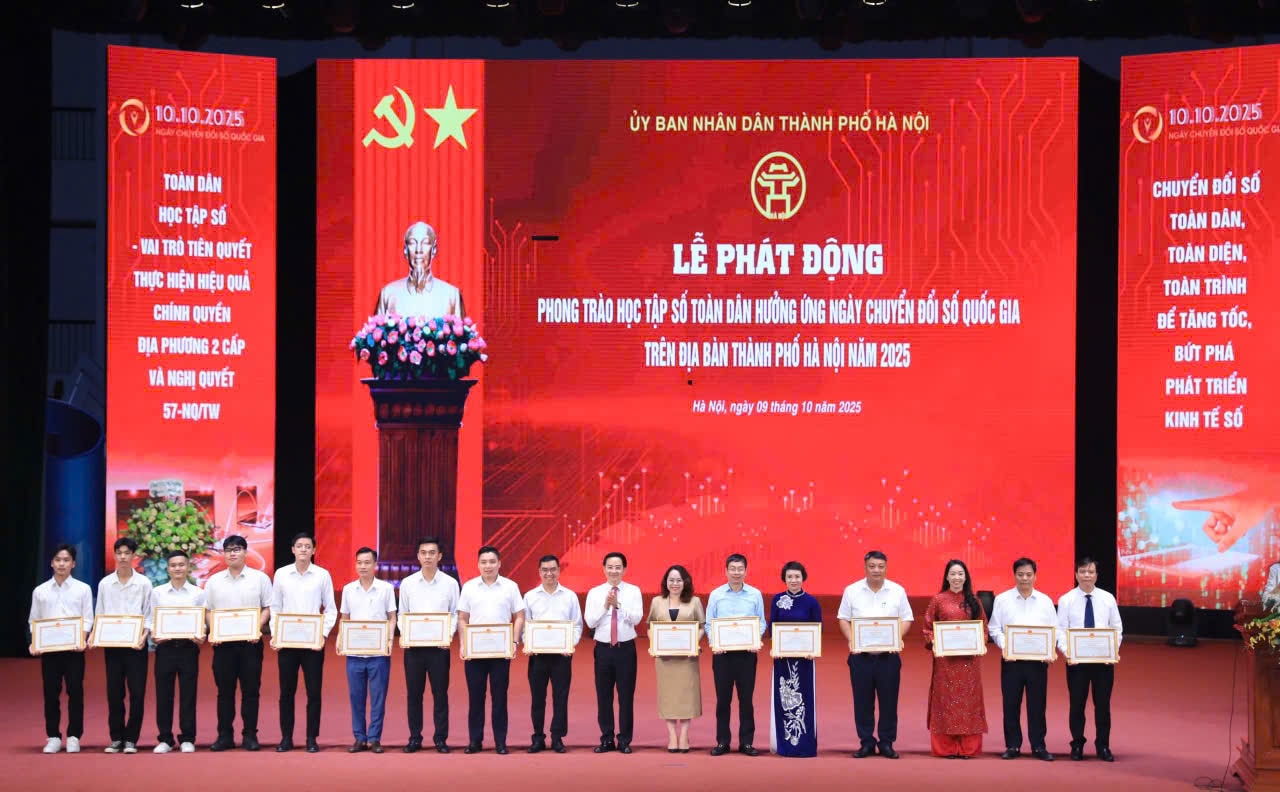 Hà Nội phát động phong trào “Học tập số toàn dân ”: Gần dân hơn - Nhanh hơn - Hiệu quả hơn- Ảnh 6.