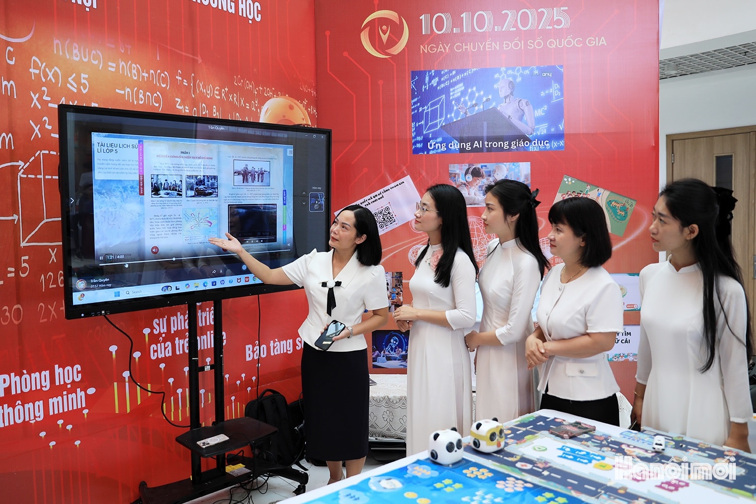 Học sinh hào hứng lắp ráp robot ứng dụng AI- Ảnh 11.