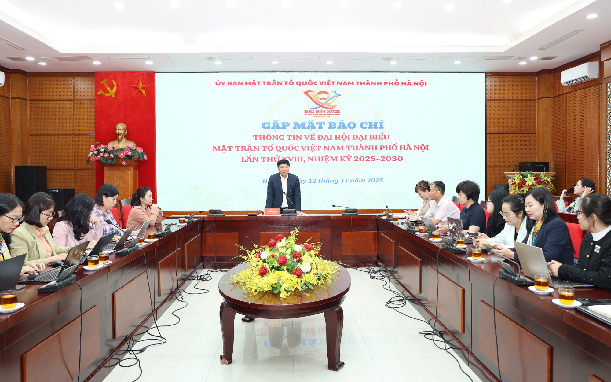 Quang cảnh Họp báo