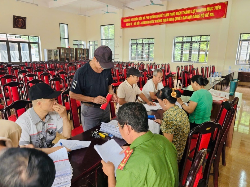 Quyết liệt từ cơ sở để hoàn thành Chiến dịch “90 ngày làm sạch dữ liệu đất đai” tại xã Nội Bài- Ảnh 2.