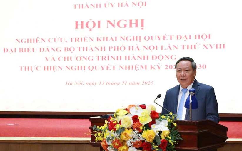 Phó Bí thư Thường trực Thành ủy Nguyễn Văn Phong phát biểu kết luận Hội nghị 