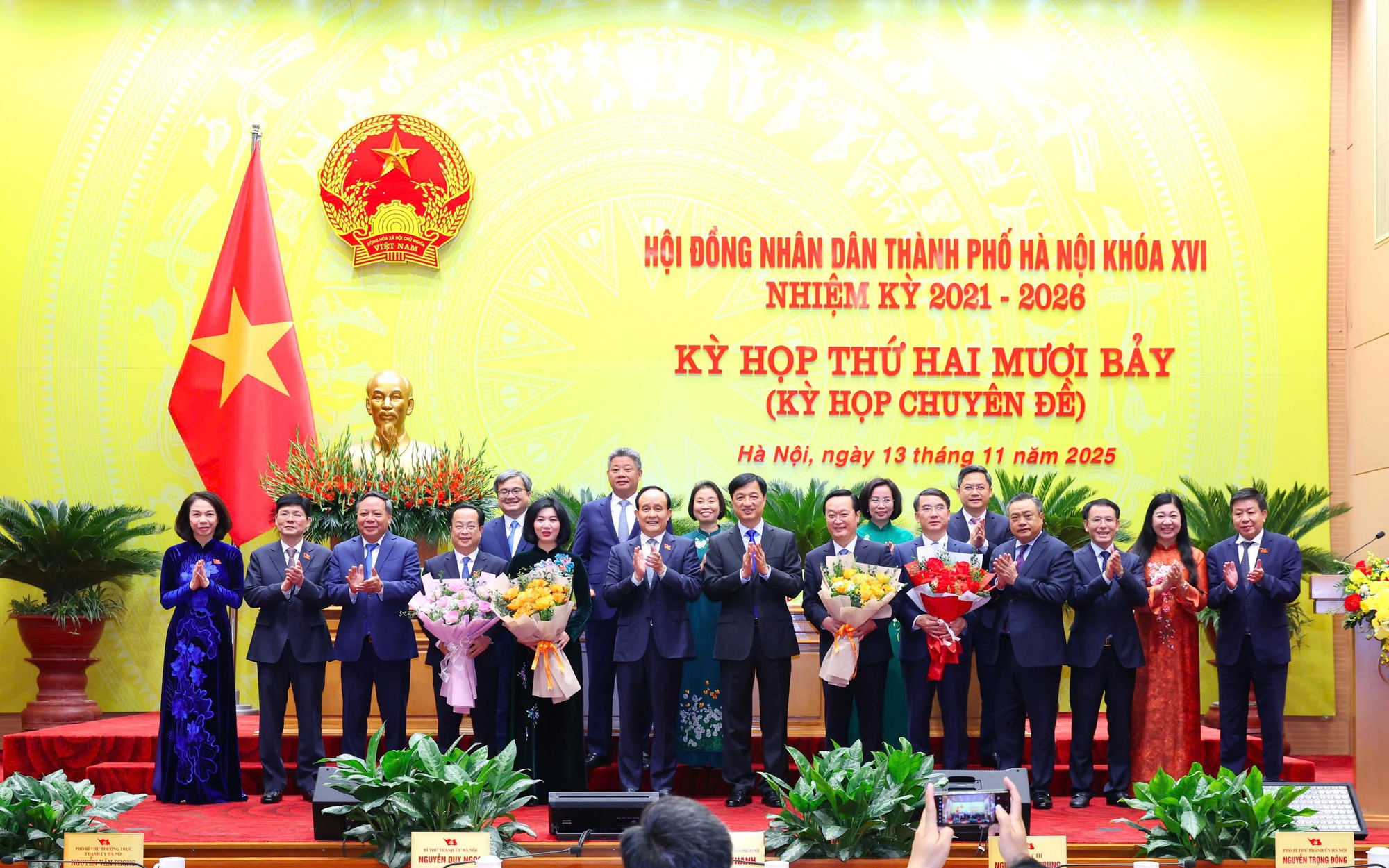 Kiện toàn các chức danh chủ chốt bộ máy chính quyền TP. Hà Nội