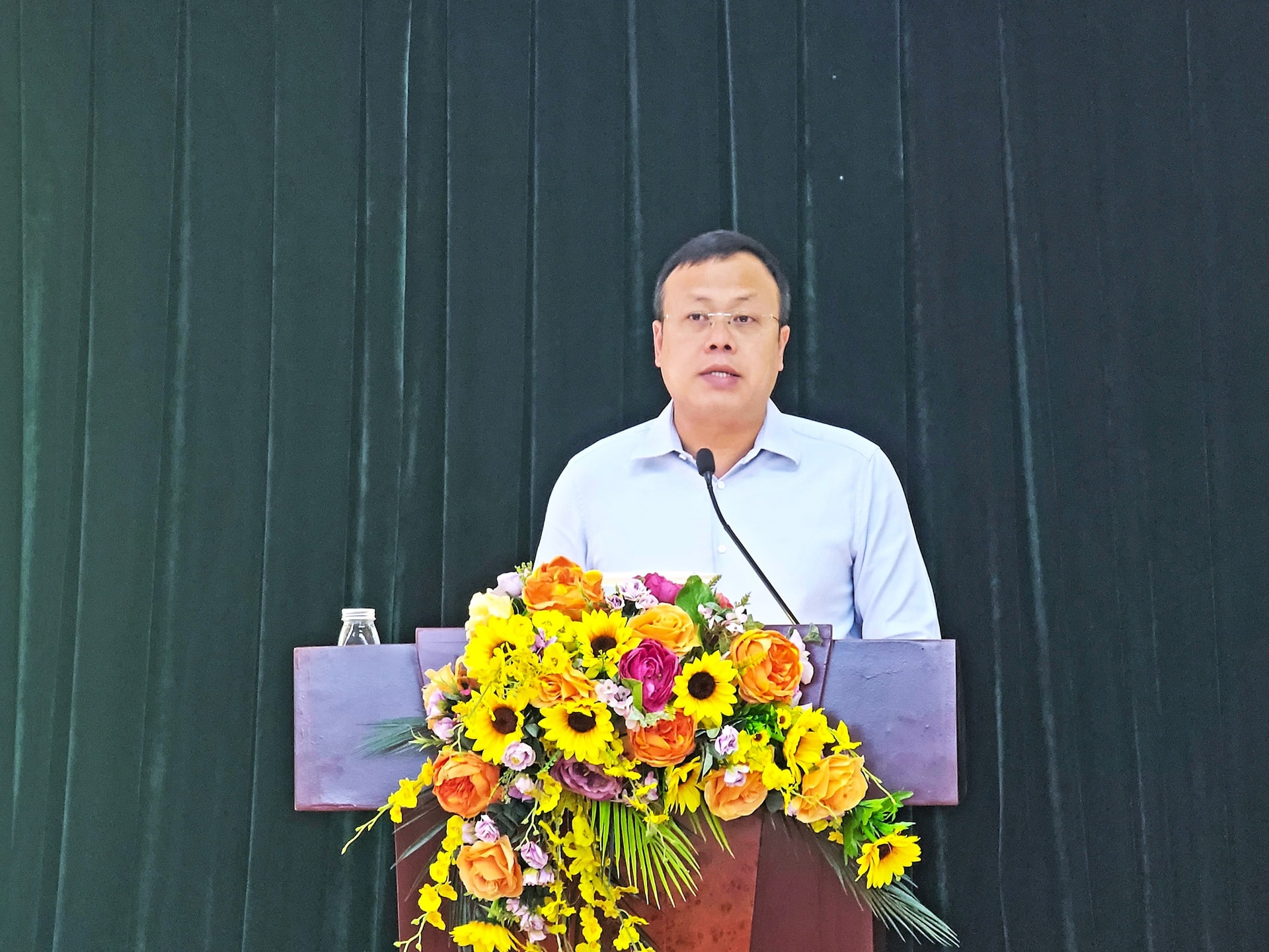 Ledere i Ba Dinh-distriktet i dialog med folk – bilde 4. Lãnh đạo phường Ba Đình đối thoại với người dân- Ảnh 4.