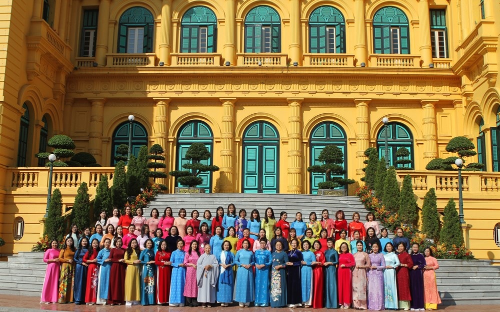 Phụ nữ Thủ đô dâng hương tưởng niệm Chủ tịch Hồ Chí Minh, hướng tới Đại hội XVII- Ảnh 2.