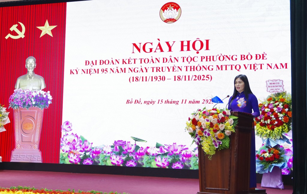 Jublande nationell enhetsdag i Bo De-distriktet - Foto 3. Tưng bừng Ngày hội Đại đoàn kết toàn dân tộc tại phường Bồ Đề- Ảnh 3.