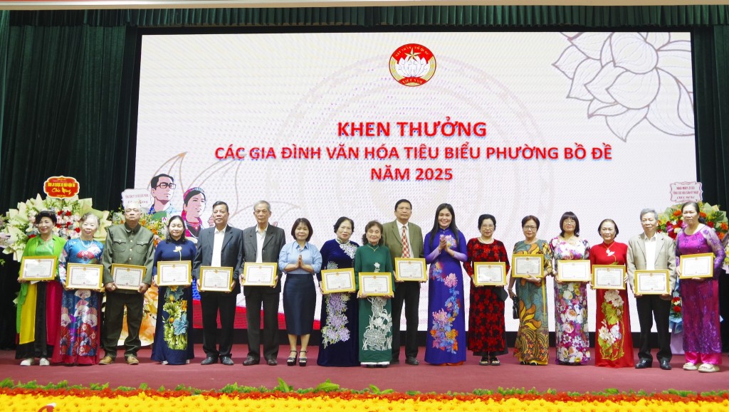 Jublande nationell enhetsdag i Bo De-distriktet - Foto 4. Tưng bừng Ngày hội Đại đoàn kết toàn dân tộc tại phường Bồ Đề- Ảnh 4.