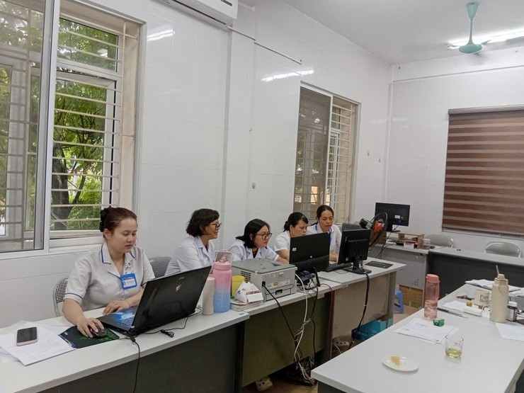 Chuyển đổi số - Bước tiến mới trong chăm sóc sức khỏe ban đầu cho Nhân dân- Ảnh 2.