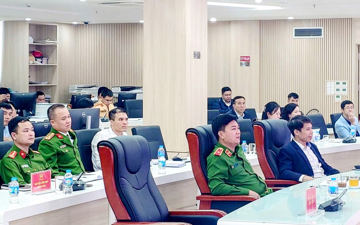 Quang cảnh buổi làm việc