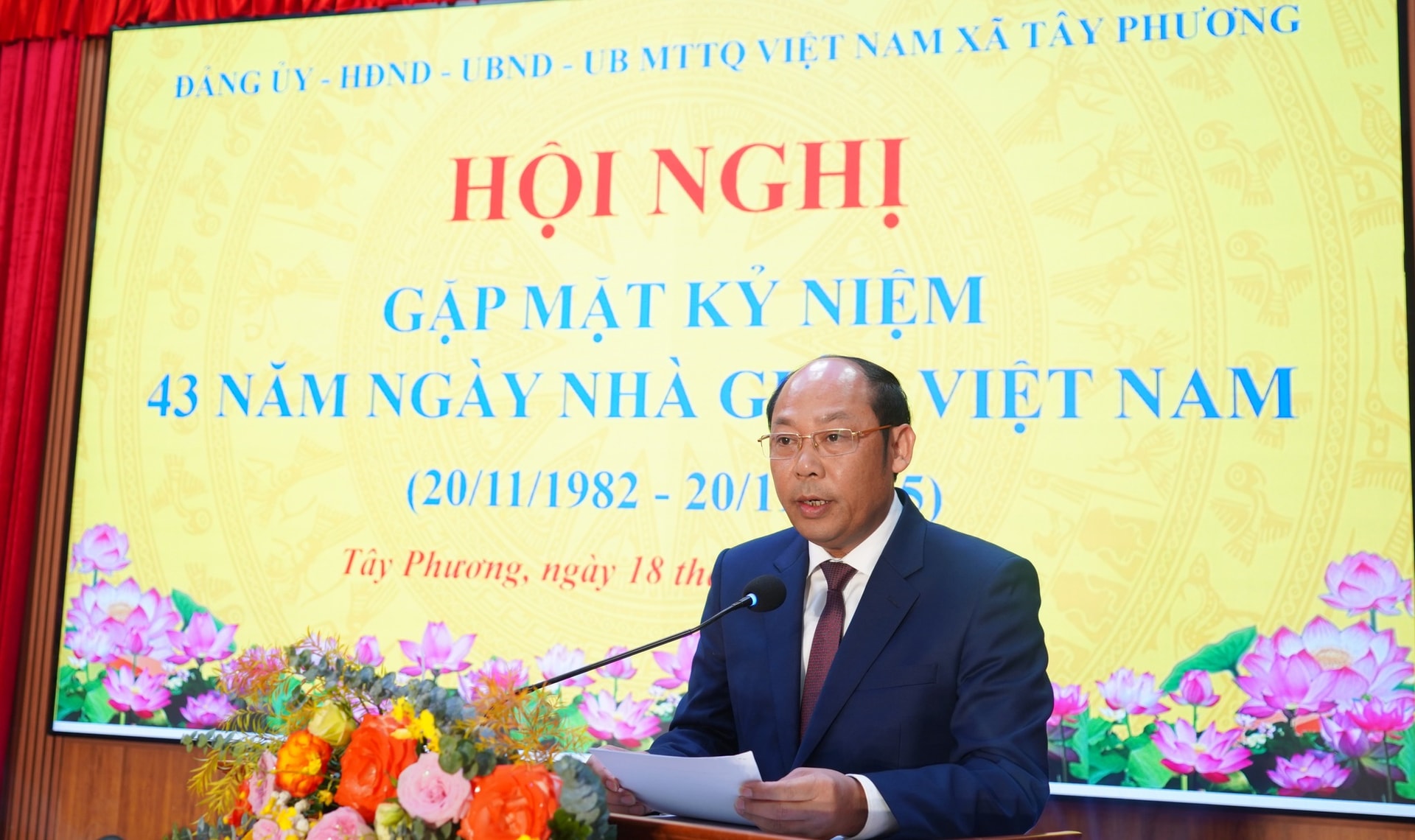 کمون تای فونگ چهل و سومین سالگرد روز معلم ویتنامی را جشن میگیرد - عکس ۲. Xã Tây Phương kỷ niệm 43 năm Ngày Nhà giáo Việt Nam- Ảnh 2.