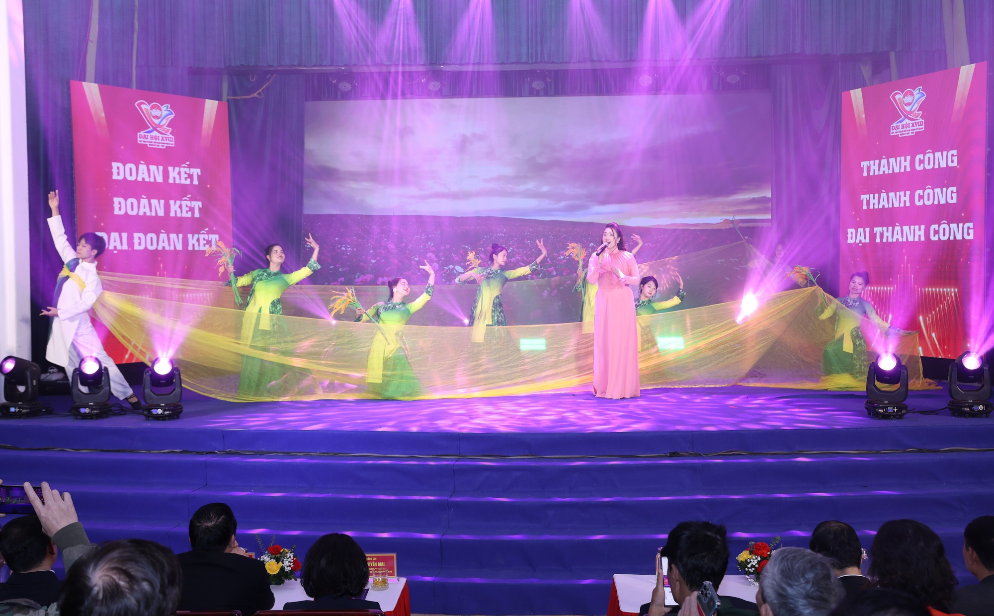Đặc sắc Chương trình nghệ thuật “Rạng rỡ niềm tin - Tỏa sáng đại đoàn kết”- Ảnh 12.