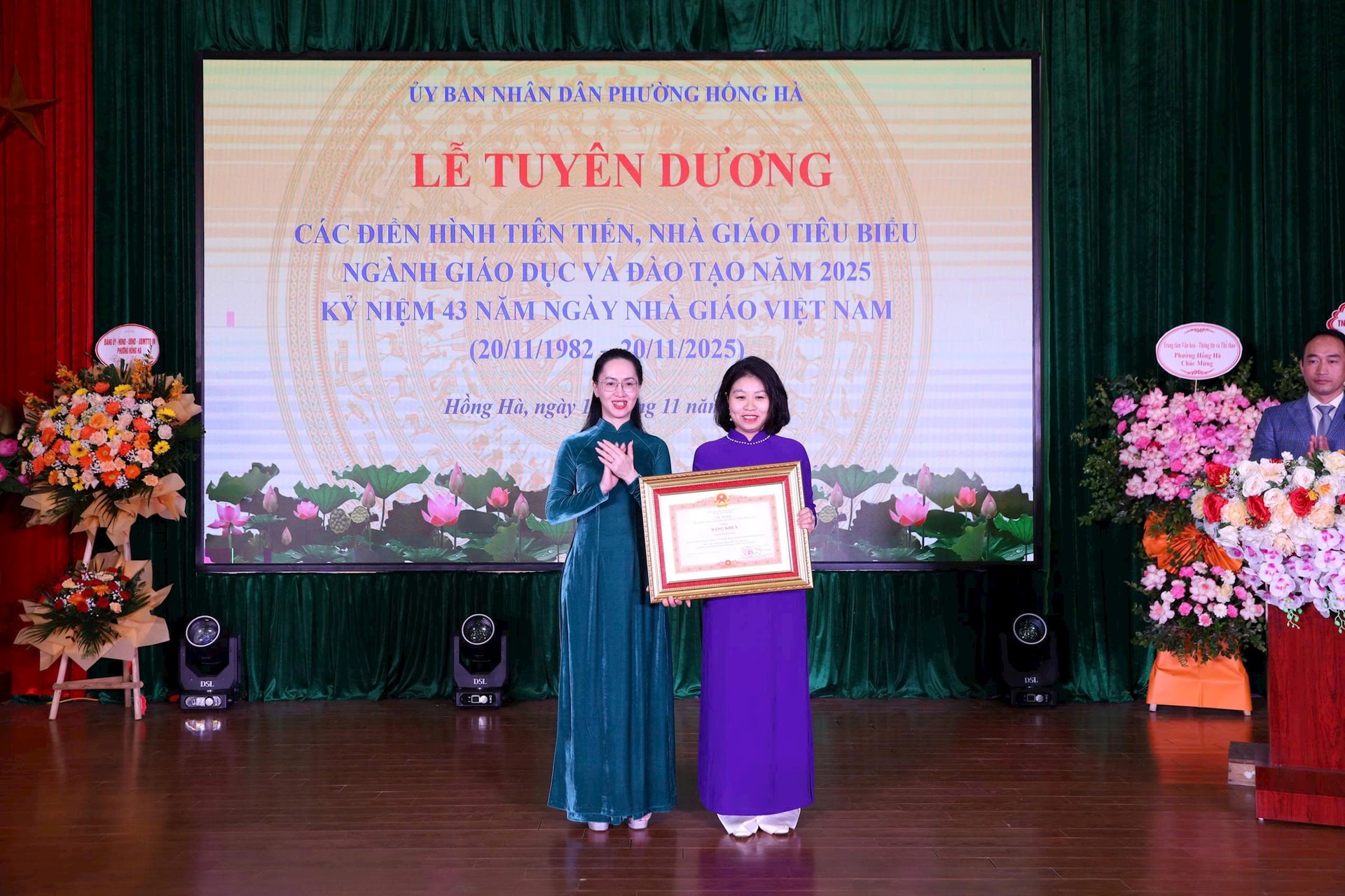 Phường Hồng Hà tuyên dương các điển hình tiên tiến, nhà giáo tiêu biểu- Ảnh 2.