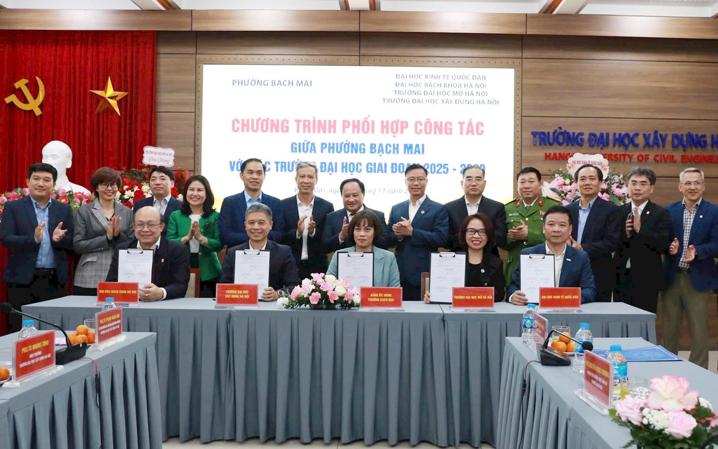 Lãnh đạo phường Bạch Mai ký kết chương trình hợp tác với đại diện 4 trường Đại học trên địa bàn