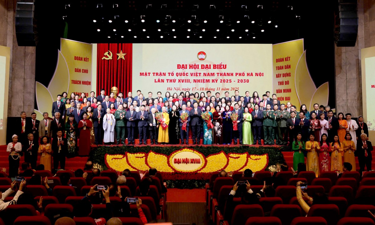 Hà Nội luôn coi việc củng cố và phát huy sức mạnh đại đoàn kết toàn dân tộc là nhiệm vụ chiến lược phát triển bền vững- Ảnh 2.