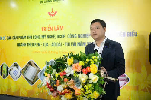 Khai mạc Triển lãm chuyên đề ngành thêu ren, lụa, áo dài, túi vải 2025- Ảnh 2.