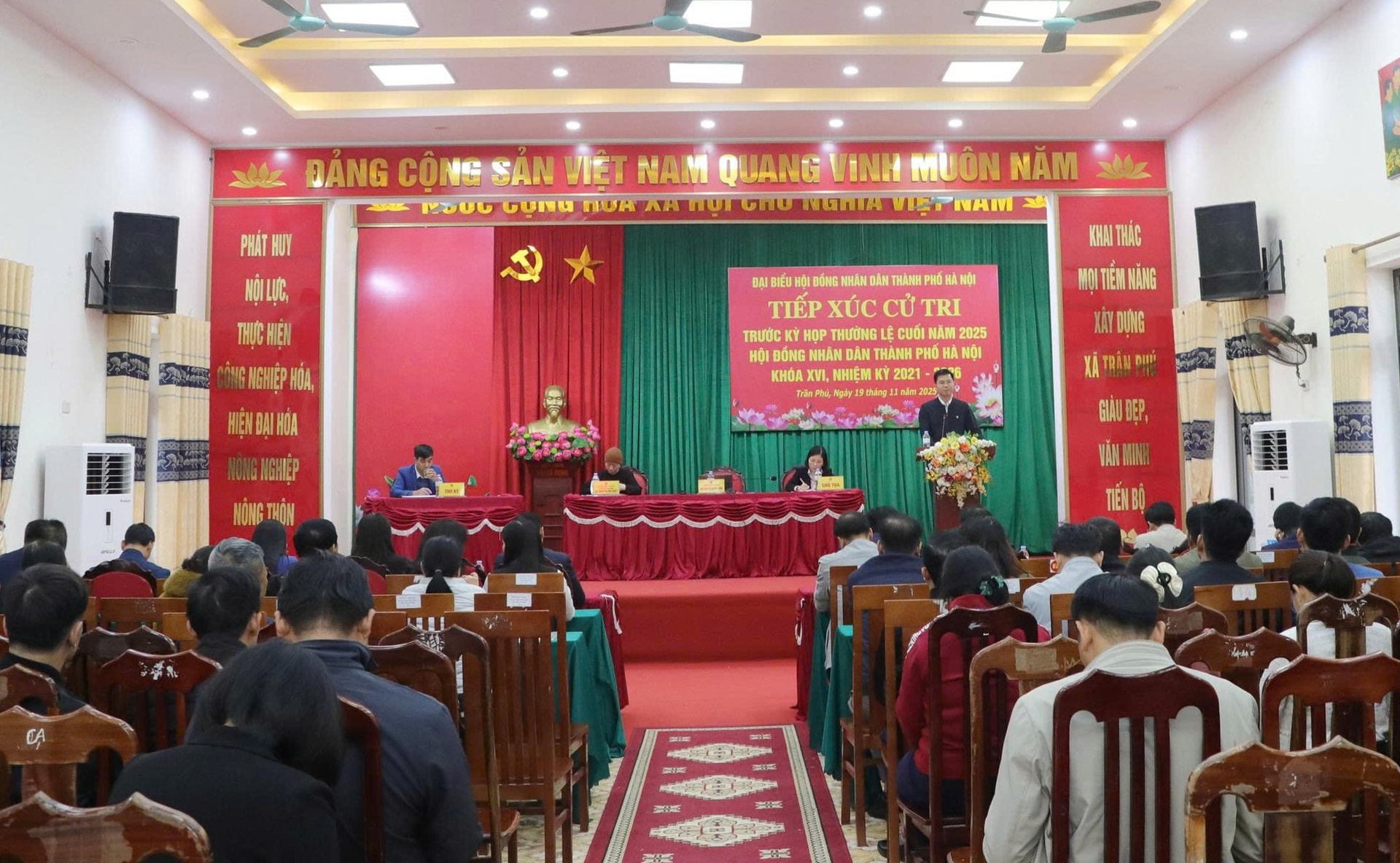 Cử tri Trần Phú kiến nghị đầu tư hạ tầng, tháo gỡ vướng mắc đất đai- Ảnh 1.