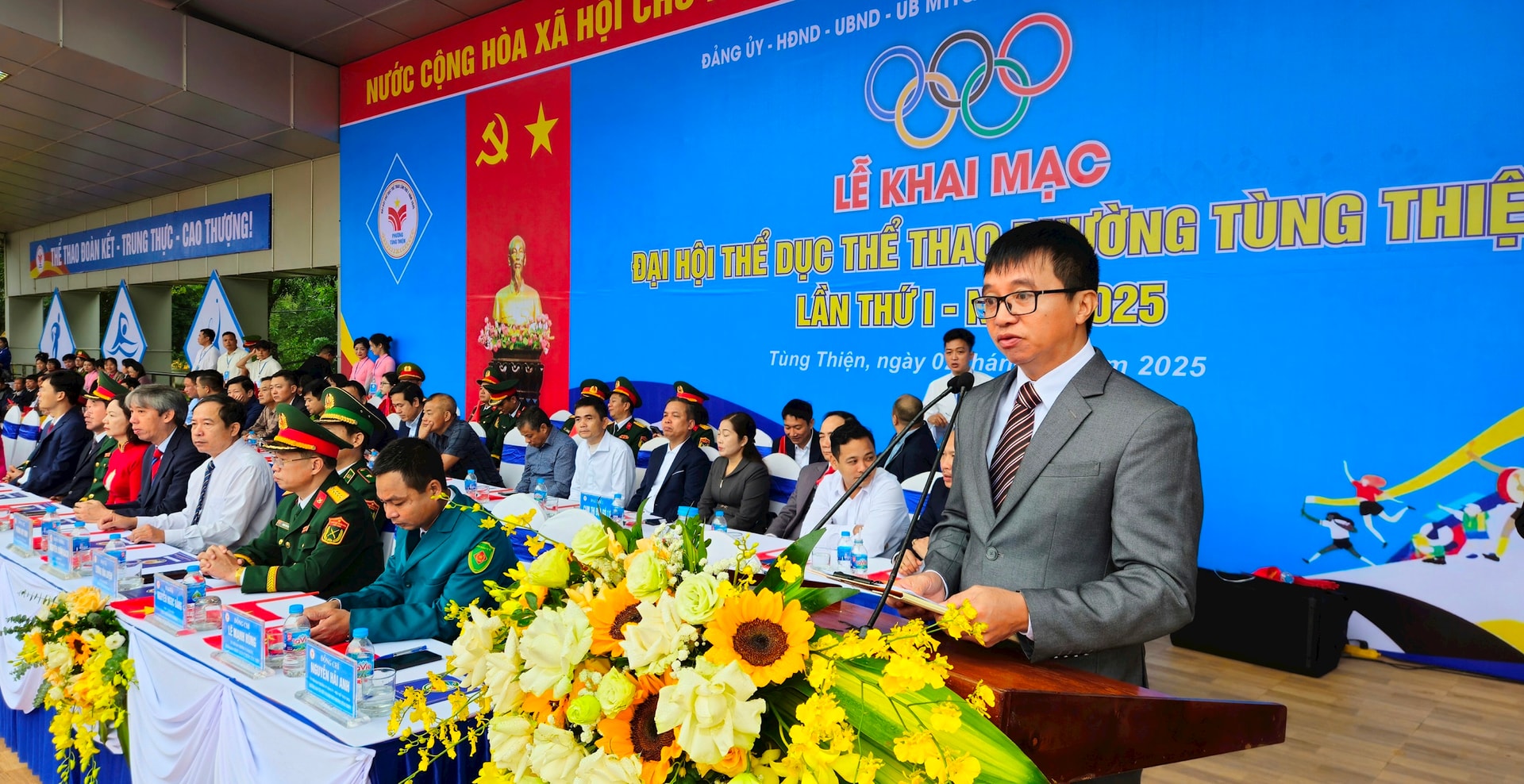 Nästan 3 000 personer deltog i den första Tung Thien Ward Sports Festival - Foto 4. Gần 3.000 người tham gia Đại hội Thể dục thể thao phường Tùng Thiện lần thứ I- Ảnh 4.