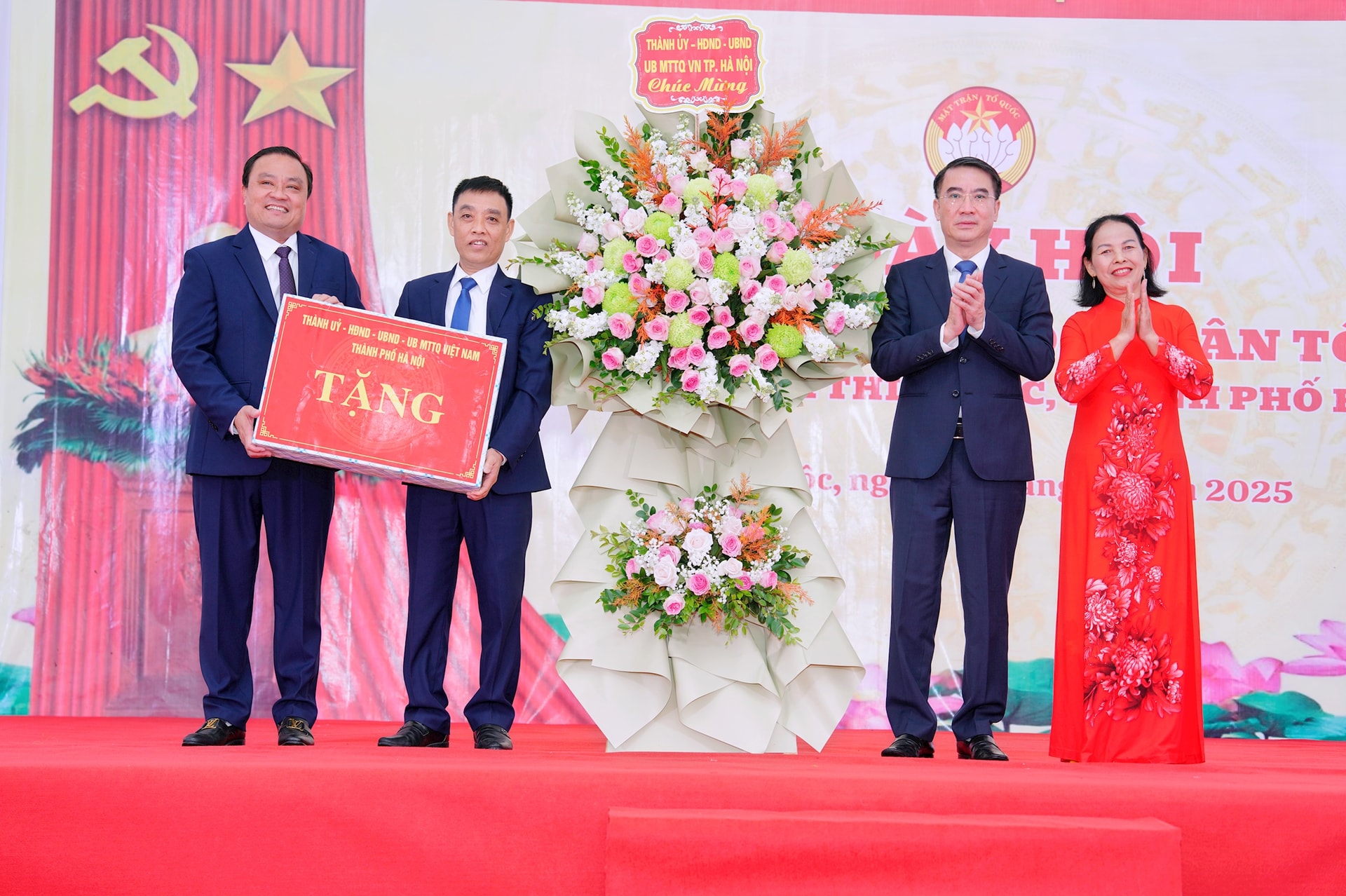 Chủ nhiệm Ủy ban Kiểm tra Thành ủy Nguyễn Xuân Lưu dự Ngày hội Đại đoàn kết toàn dân tộc xã Thiên Lộc- Ảnh 4.