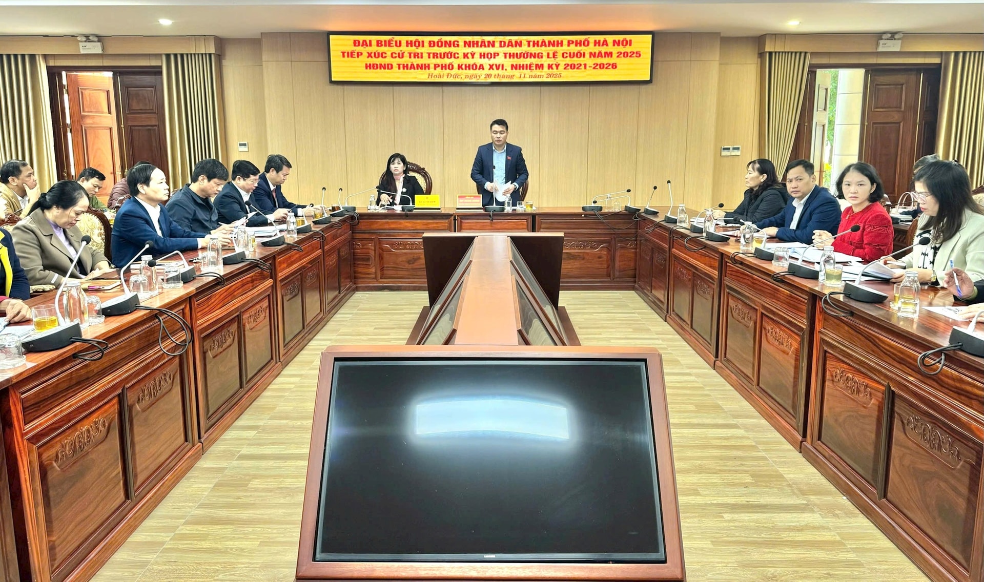 Cử tri kiến nghị nhiều vấn đề liên quan đến môi trường, an toàn giao thông, chế độ chính sách- Ảnh 1.