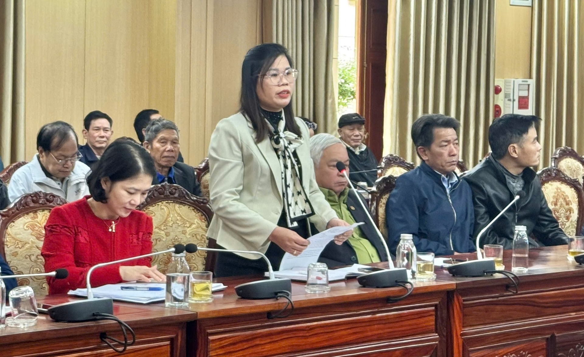 Cử tri kiến nghị nhiều vấn đề liên quan đến môi trường, an toàn giao thông, chế độ chính sách- Ảnh 3.