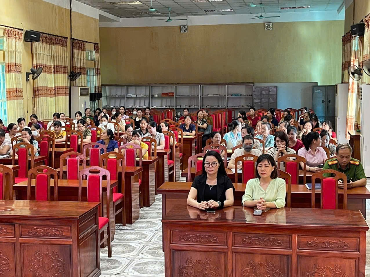 Xã Hồng Sơn “Đồng hành cùng Người cao tuổi thực hiện thủ tục hành chính công”- Ảnh 2.