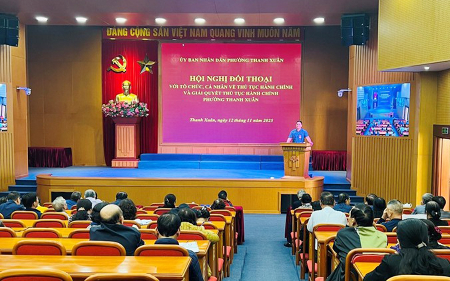 Quang cảnh hội nghị