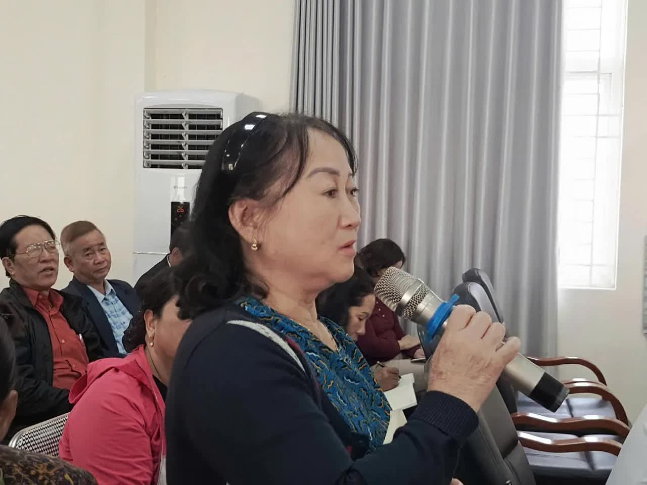 Tuong Mai Ward meets voters on environmental sanitation and urban order - Photo 1. Phường Tương Mai tiếp xúc cử tri chuyên đề vệ sinh môi trường, trật tự đô thị- Ảnh 1.