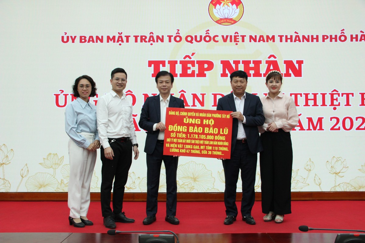 Hà Nội: Tiếp nhận hơn 22 tỷ đồng ủng hộ đồng bào bị thiệt hại do mưa, lũ gây ra- Ảnh 2.