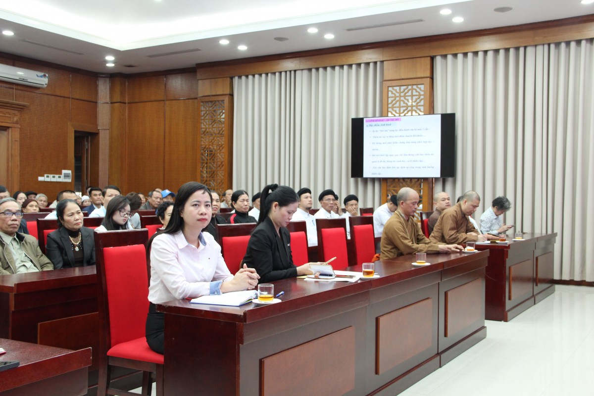 Thông tin tình hình kinh tế - xã hội tới các tổ chức tôn giáo và đồng bào dân tộc thiểu số- Ảnh 1.