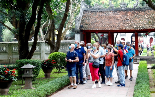 Khách du lịch quốc tế đến Hà Nội trong tháng 11 tăng 25% so với tháng 10