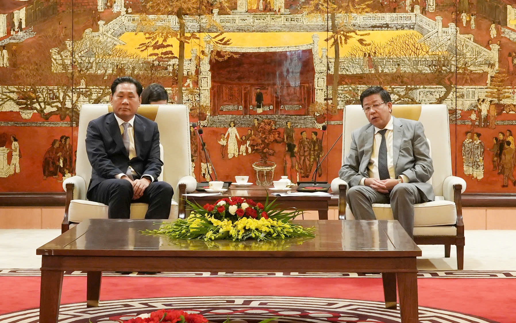 Phó Chủ tịch Thường trực UBND Thành phố Dương Đức Tuấn tiếp Chủ tịch Ủy ban Giao thông đô thị Hàn Quốc Kim Yong-seog