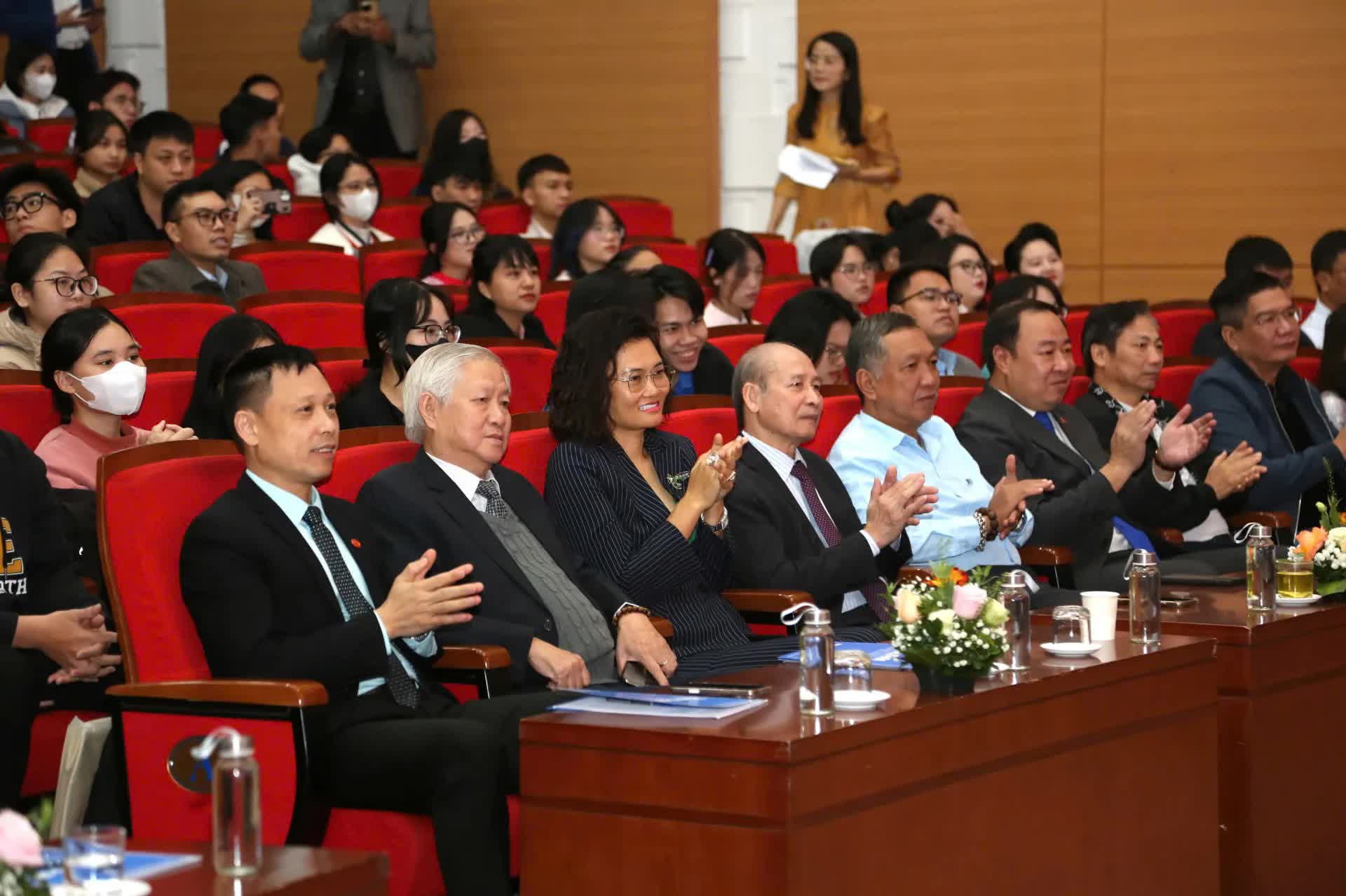 Trao giải cuộc thi "Những cống hiến thầm lặng" 2025- Ảnh 1.