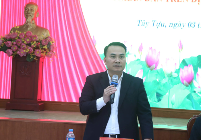 Liderii circumscripției Tay Tuu dialoghează cu localnicii - Fotografia 2. Lãnh đạo phường Tây Tựu đối thoại với Nhân dân trên địa bàn- Ảnh 2.