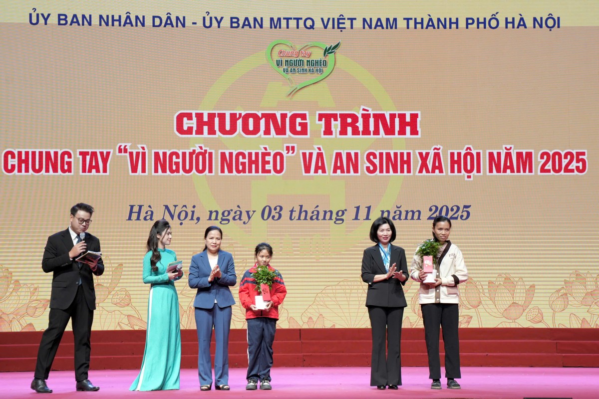 Hà Nội tiếp nhận hơn 93 tỷ đồng chung tay vì người nghèo và an sinh xã hội năm 2025- Ảnh 3.
