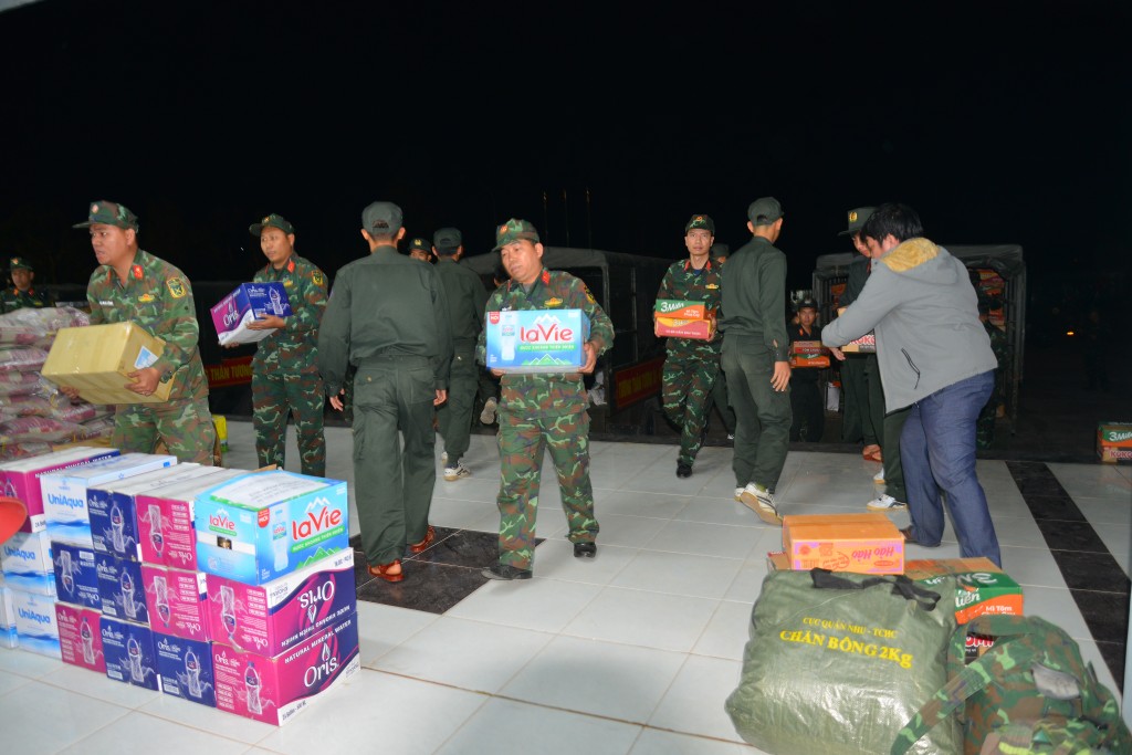 Thêm 30 tấn hàng được Bộ Tư lệnh Thủ đô vận chuyển đến đồng bào Gia Lai- Ảnh 4.