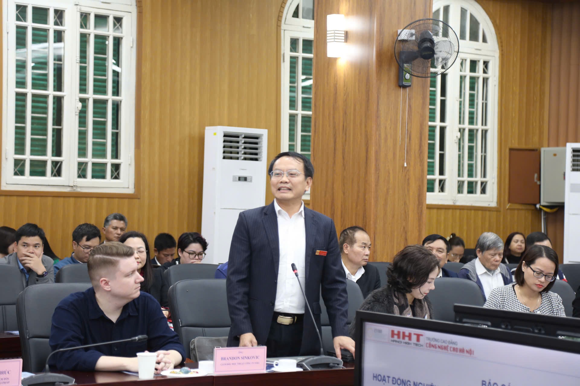 Ngành Giáo dục Thủ đô đẩy mạnh chuyển đổi số và dạy học bằng tiếng nước ngoài- Ảnh 3.