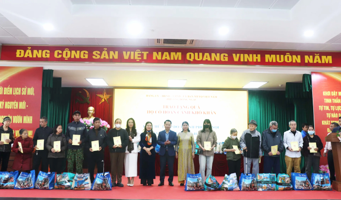 Dong Ngac Mahallesi, Phường Đông Ngạc phát động Tháng cao điểm “Vì người nghèo” và an sinh xã hội 2025- Ảnh 3.