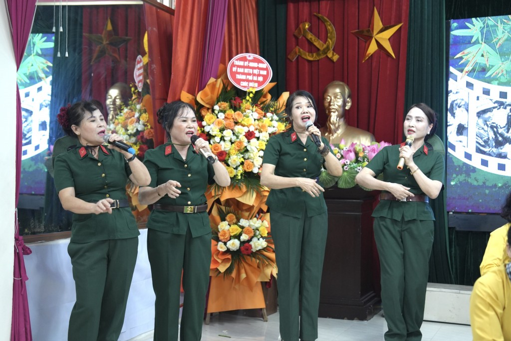 Phó Bí thư Thường trực Thành ủy Nguyễn Văn Phong dự Ngày hội Đại đoàn kết toàn dân tộc tại khu dân cư số 30- Ảnh 6.