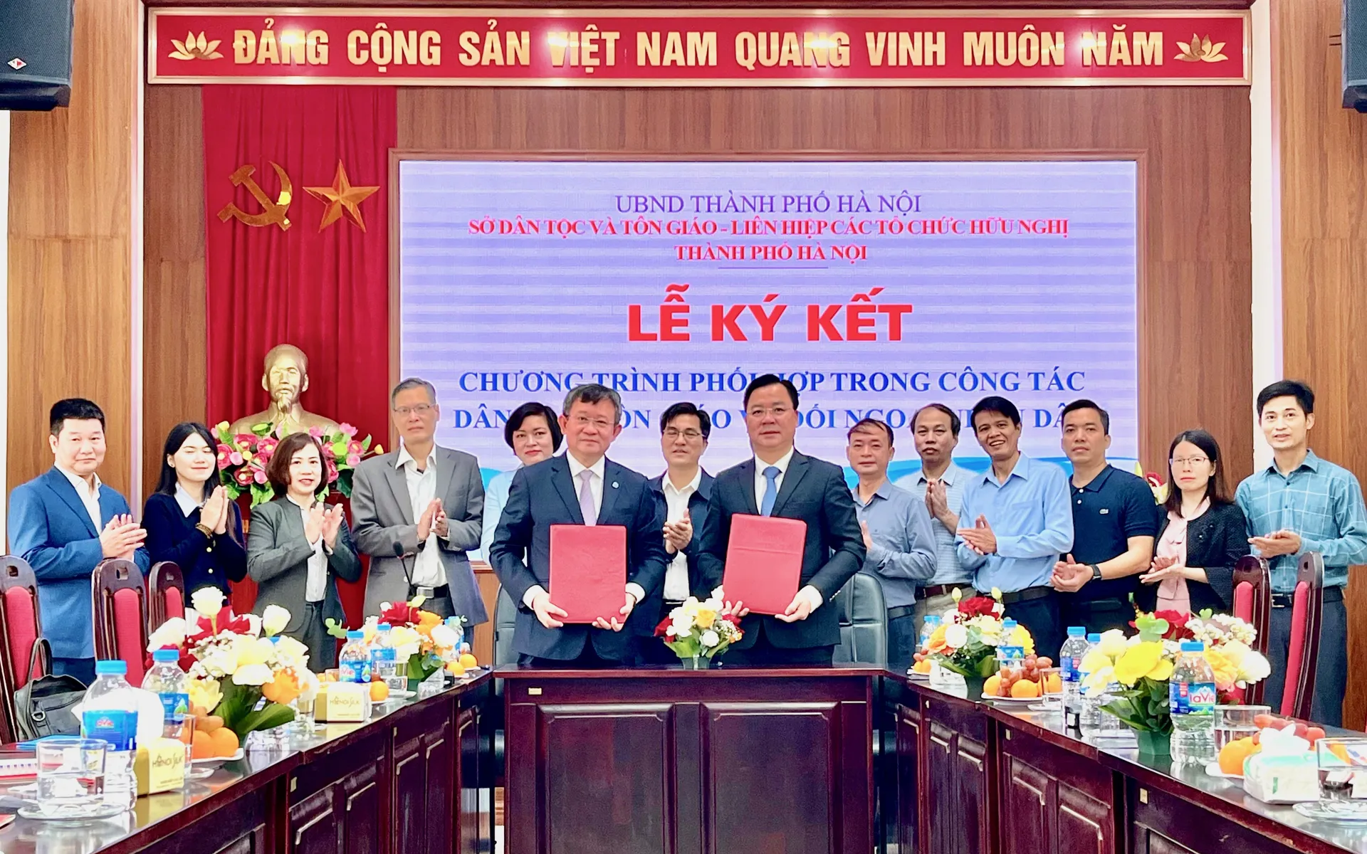 Hanoi promotes efficiency in people-to-people diplomacy affairs- Ảnh 1.
