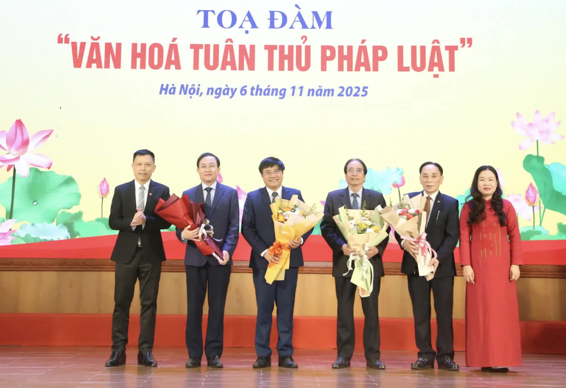 Phát động Cuộc thi viết “Văn hóa tuân thủ pháp luật” năm 2025- Ảnh 2.