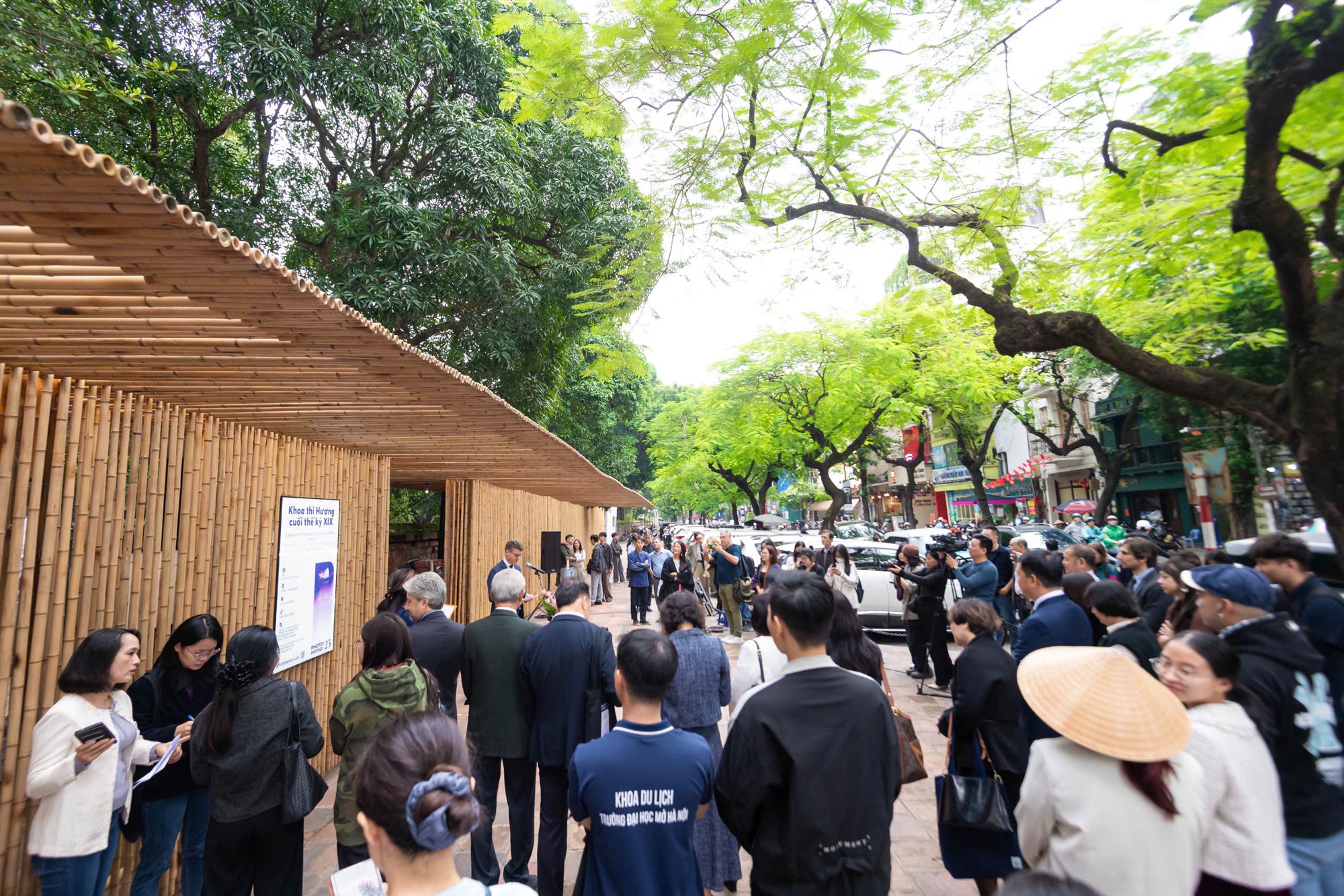 Triển lãm “Khoa thi Hương cuối thế kỷ XIX” thu hút đông đảo người xem- Ảnh 4.