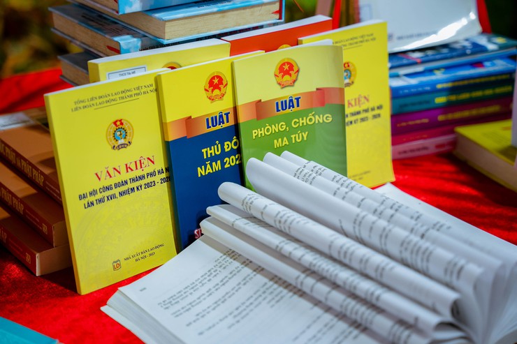 Phường Tây Mỗ tổ chức hưởng ứng "Ngày pháp luật nước Cộng hoà XHCN Việt Nam năm 2025"- Ảnh 4.