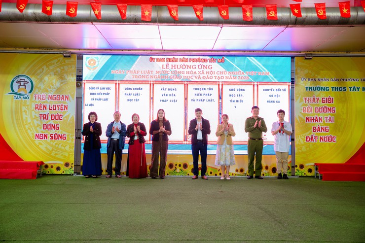 Phường Tây Mỗ tổ chức hưởng ứng "Ngày pháp luật nước Cộng hoà XHCN Việt Nam năm 2025"- Ảnh 7.