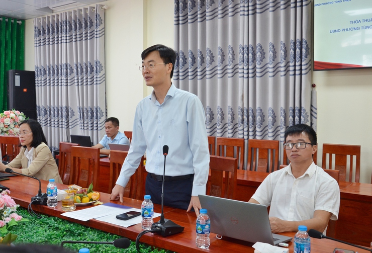 Đ/c Nguyễn Viết Đạt - Phó Bí thư Đảng ủy, Chủ tịch UBND phường phát biểu