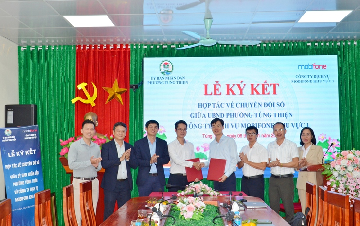 Ủy ban nhân dân phường Tùng Thiện ký kết hợp tác với Công ty Dịch vụ MobiFone Khu vực 1 về công tác chuyển đổi số- Ảnh 3.
